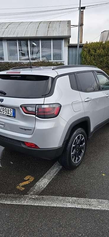 Usata Jeep Compass Trailhawk 179 CV (131 kW) 2022 Argento SUV