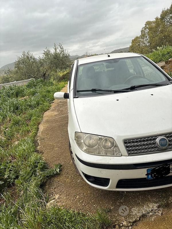 Usata Fiat Punto 69 CV (50 kW) 2007 Bianco Utilitaria