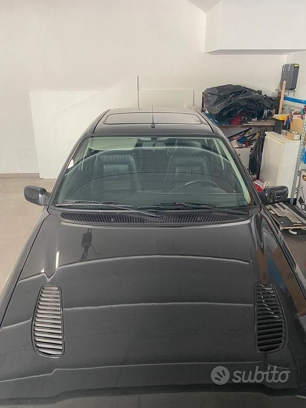 Usata Ford Sierra 120 CV (88 kW) 1992 Nero Berlina