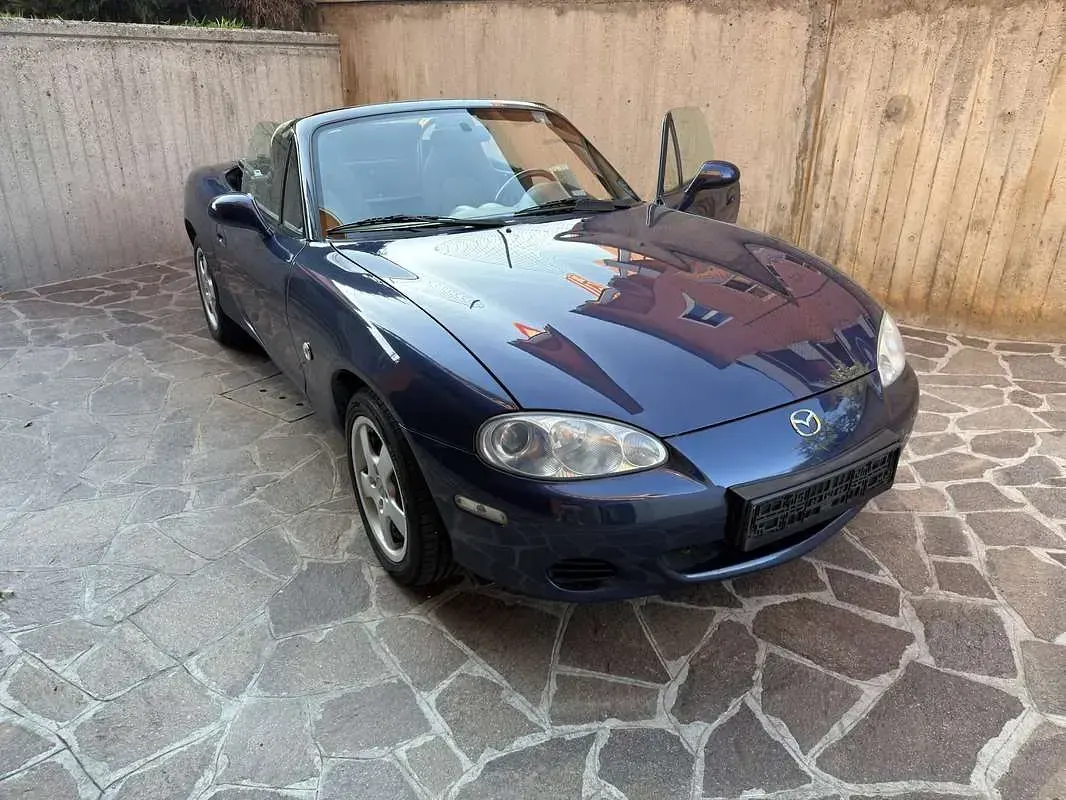 Usata Mazda MX5 110 CV (80 kW) 2002 Blu/azzurro Cabrio