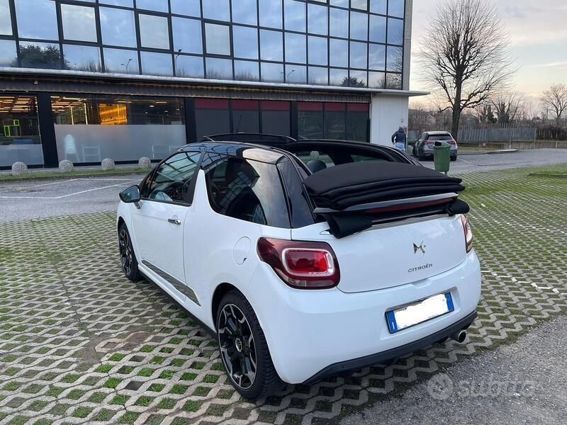 Usata 2015 Citroën DS3 Cabriolet Cabrio | 9500 € - Immagine 1/4