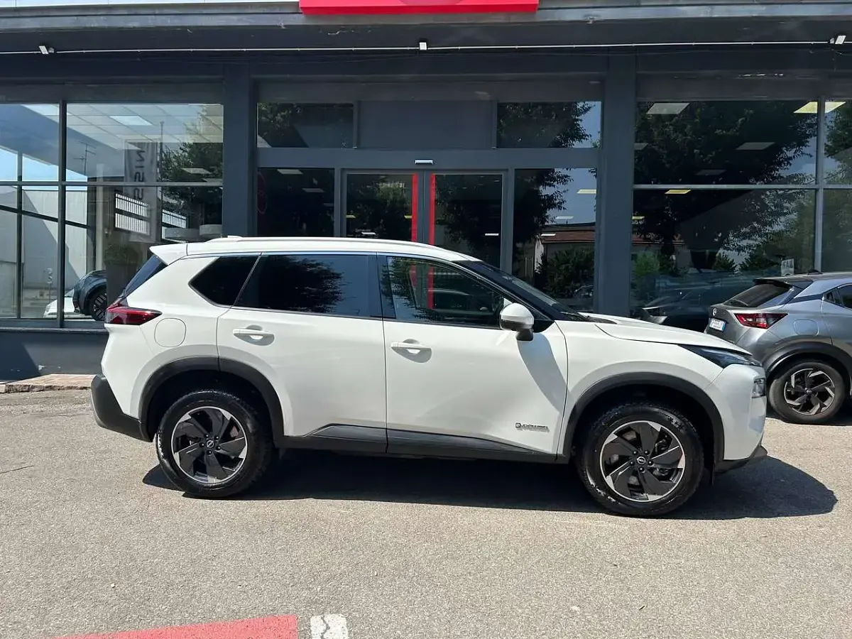 Usata Nissan X-Trail N-Connecta 158 CV (116 kW) 2024 White pearl SUV