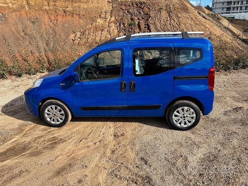 Usata Fiat Qubo Trekking 75 CV (55 kW) 2014 Blu Monovolume