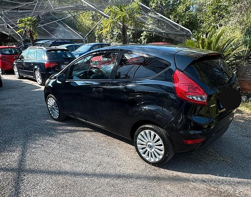 Usata Ford Fiesta 70 CV (51 kW) 2011 Nero Utilitaria