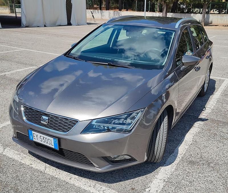 Usata Seat Leon ST 110 CV (80 kW) 2015 Grigio Station wagon