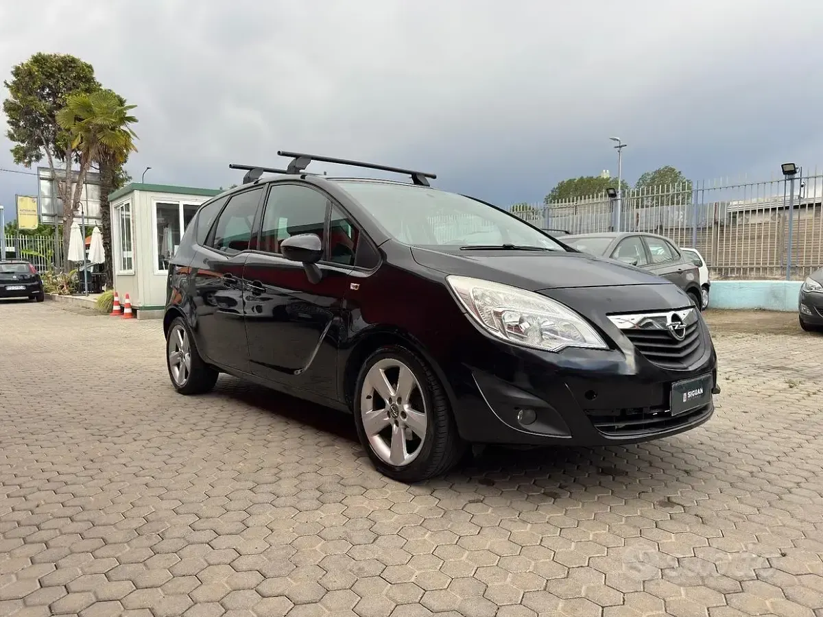Usata Opel Meriva Cosmo 120 CV (88 kW) 2011 Nero Monovolume