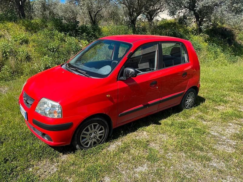 Usata Hyundai Atos 59 CV (43 kW) 2008 Rosso Utilitaria