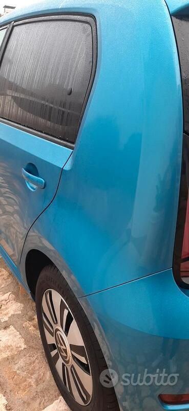 Usata VW e-up! 61 kW (83 CV) 2020 Blu/azzurro Utilitaria