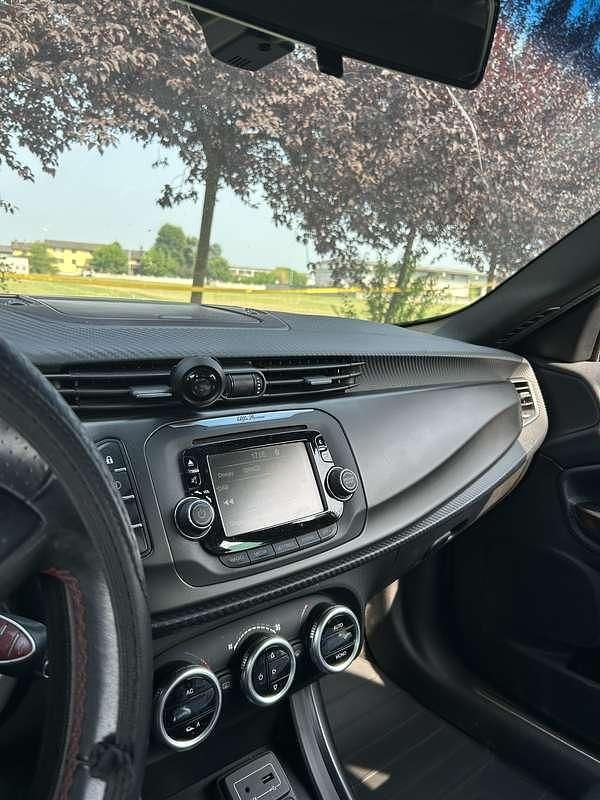 Usata Alfa Romeo Giulietta Sprint 150 CV (110 kW) 2016 Rosso Utilitaria