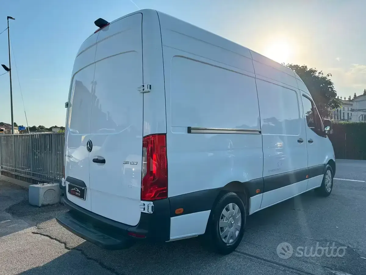 Usata Mercedes Sprinter 114 CV (83 kW) 2022 Bianco Furgone