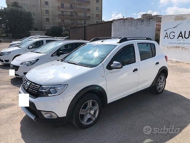 Usata Dacia Sandero Stepway 90 CV (66 kW) 2017 Bianco Berlina