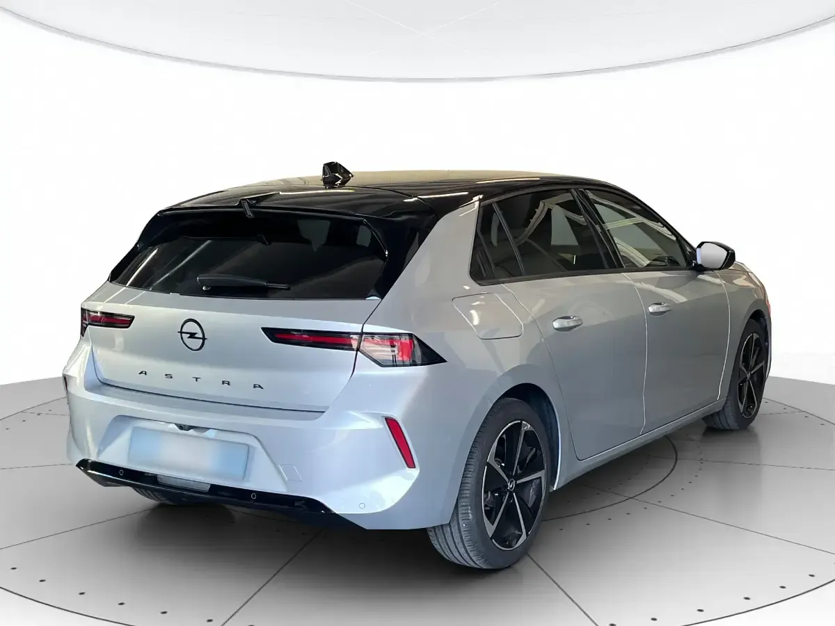 Usata Opel Astra S 131 CV (96 kW) 2025 Bianco Utilitaria