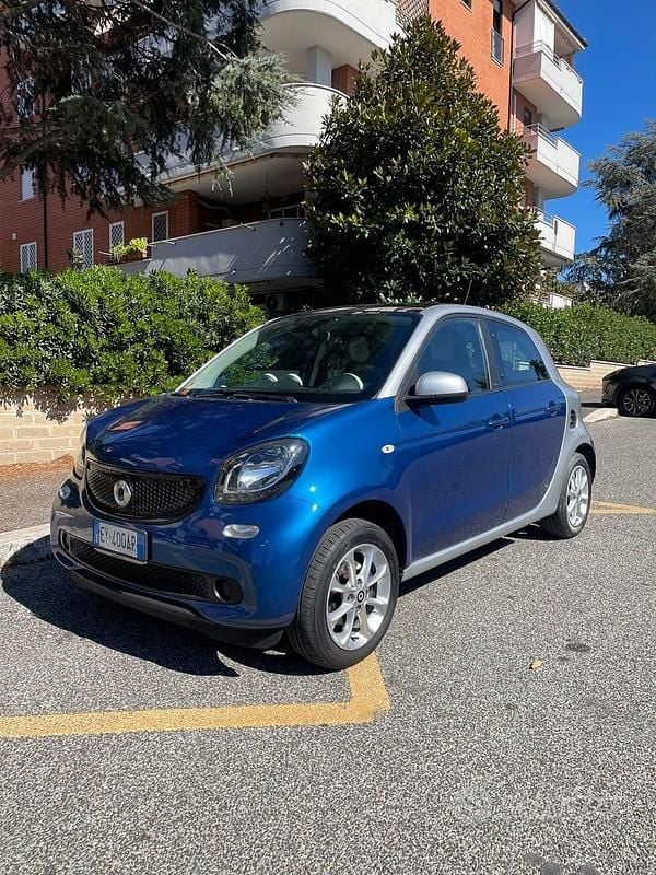 Usata Smart ForFour Passion 71 CV (52 kW) 2014 Blu Utilitaria