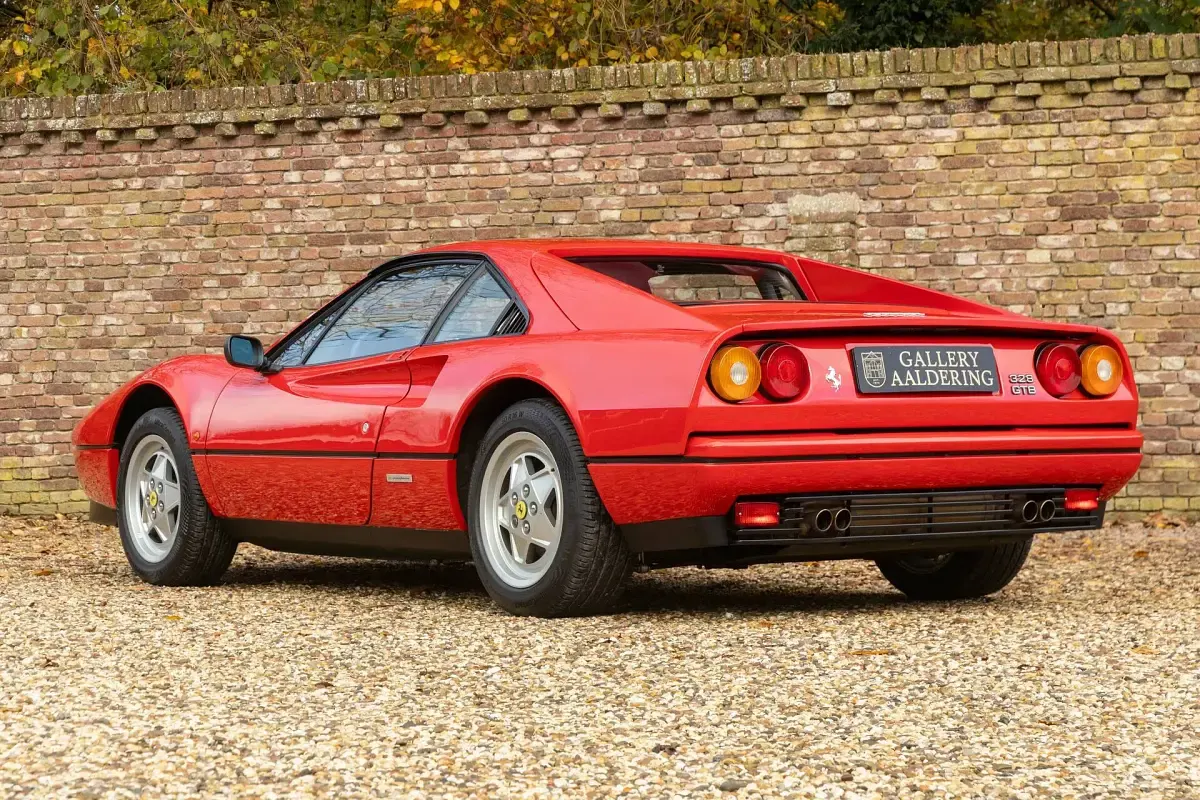 Usata Ferrari 328 270 CV (198 kW) 1989 Rosso Coupé