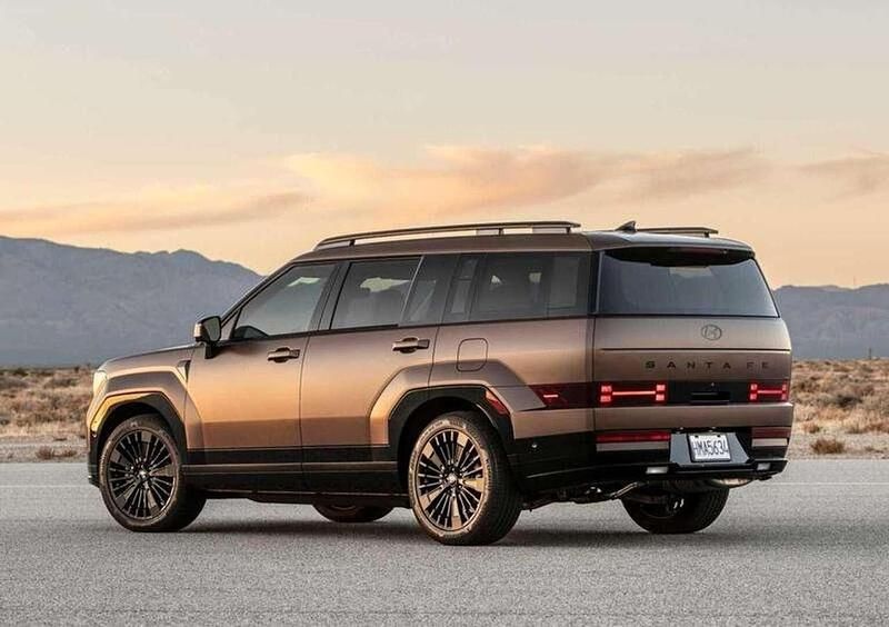 Usata Hyundai Santa Fe 179 CV (131 kW) 2025 Marrone SUV