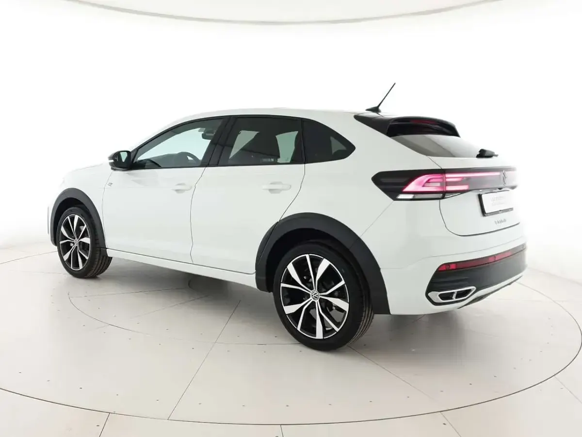 Nuova VW Taigo R-line Plus 116 CV (85 kW) 2026 Pure white nero SUV