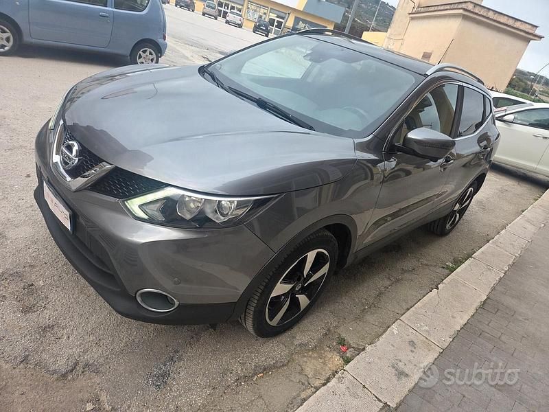 Usata Nissan Qashqai Tekna 110 CV (80 kW) 2016 Grigio SUV