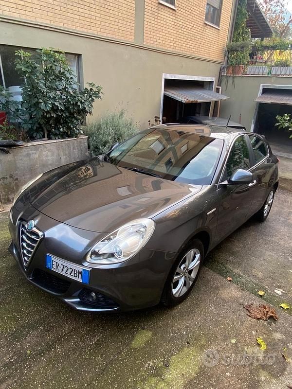 Usata Alfa Romeo Giulietta Exclusive 105 CV (77 kW) 2013 Grigio Berlina