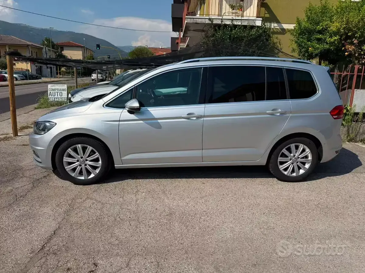 Usata VW Touran Executive 110 CV (80 kW) 2017 Grigio Monovolume