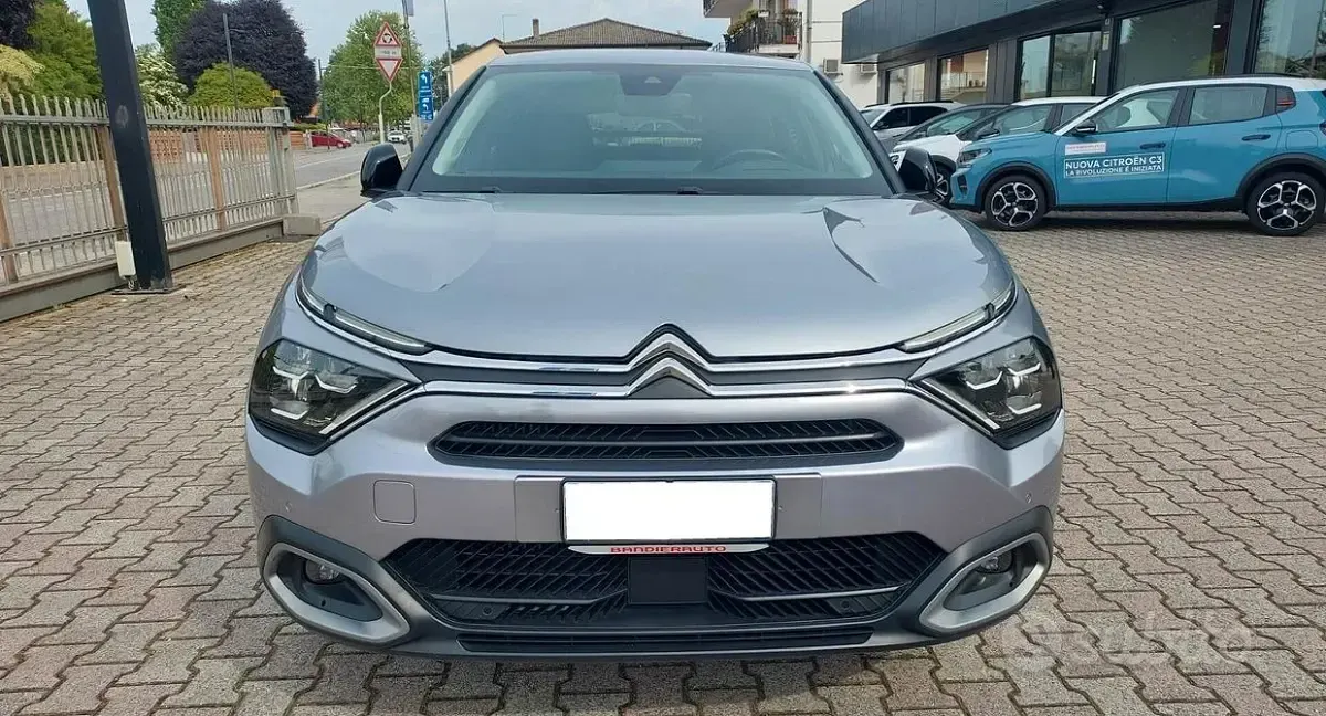 Usata Citroën C4 Shine 131 CV (96 kW) 2022 Grigio Berlina