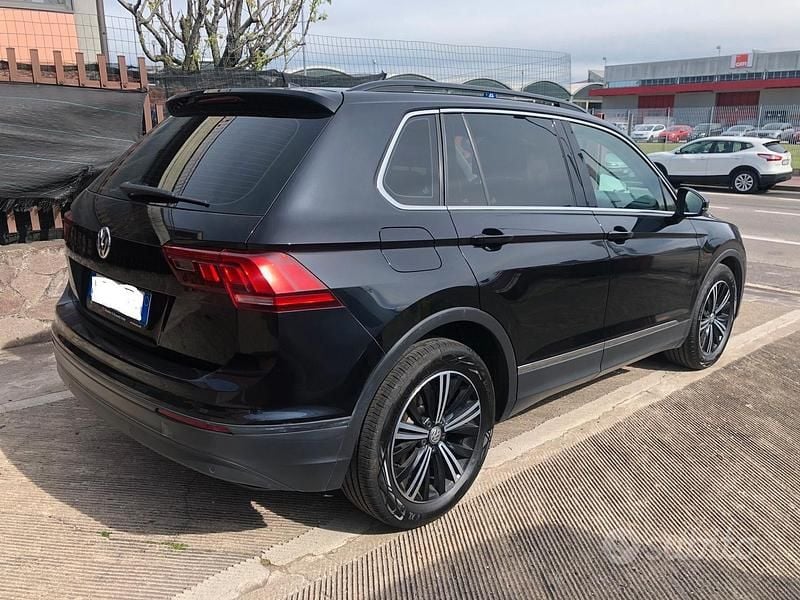 Usata VW Tiguan Sport 116 CV (85 kW) 2018 Nero SUV