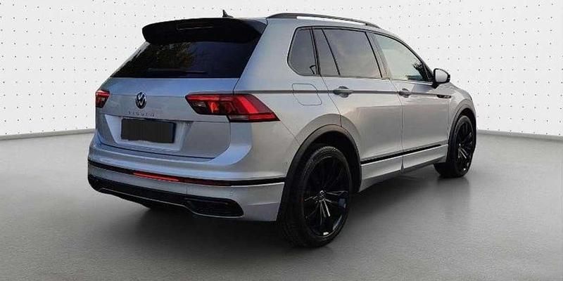 Usata VW Tiguan R-line 150 CV (110 kW) 2023 Argento SUV
