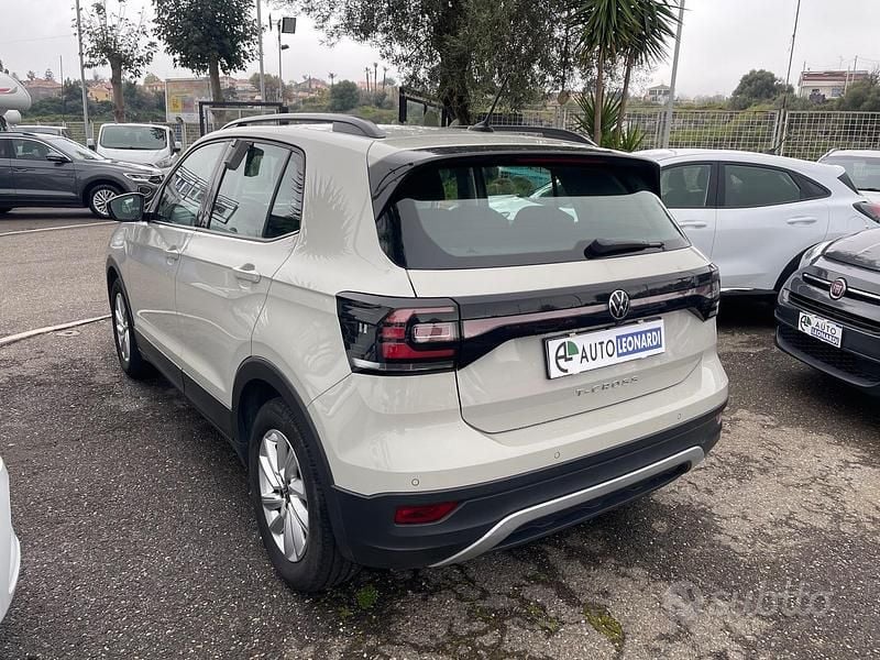 Usata VW T-Cross Style 110 CV (80 kW) 2023 Beige SUV