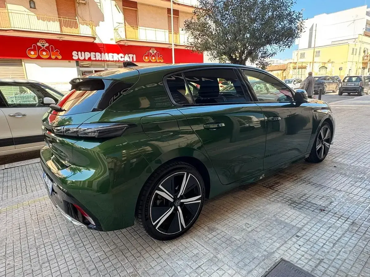 Usata Peugeot 308 GT 131 CV (96 kW) 2022 Verde Berlina