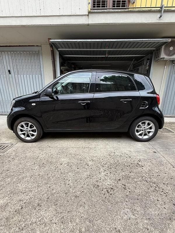 Usata 2019 Smart ForFour Utilitaria | 10.000 € (Buon prezzo) - Immagine 1/4