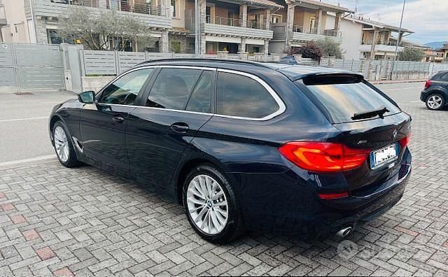 Usata BMW 520 Comfort Edition 190 CV (139 kW) 2019 Blu Station wagon