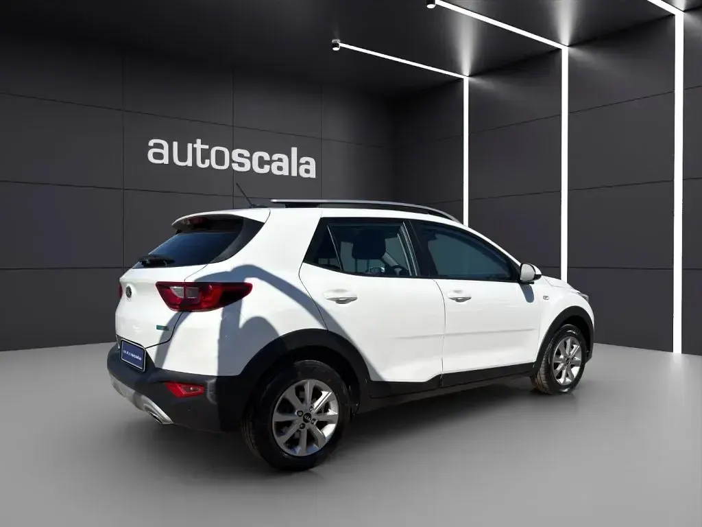 Usata Kia Stonic Urban 84 CV (61 kW) 2021 Bianco SUV