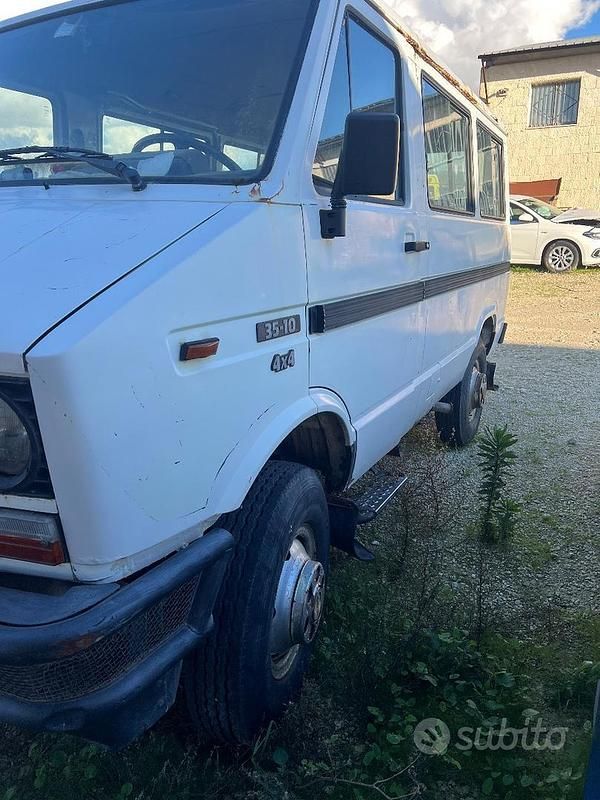 Usata Iveco Daily 1989 Bianco SUV