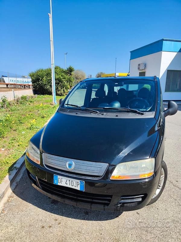 Nero Usata 2009 Fiat Multipla Monovolume | 1700 € (Ottimo prezzo) - Immagine 1/4