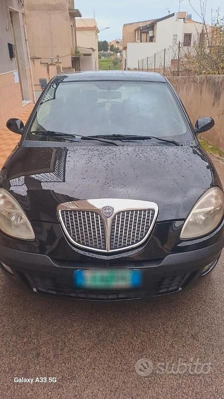 Usata Lancia Ypsilon 60 CV (44 kW) 2005 Nero Utilitaria