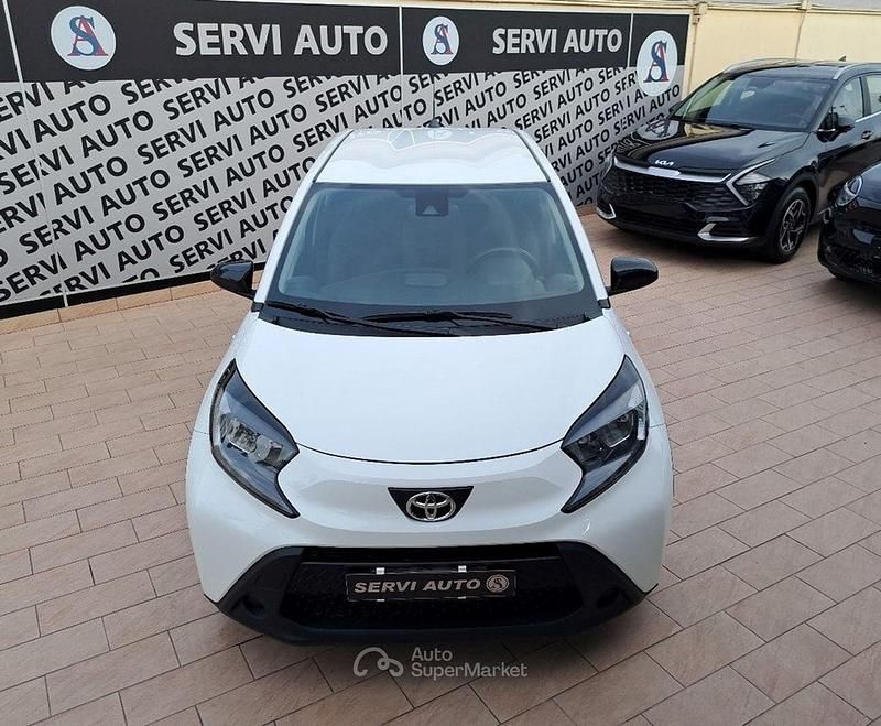 Usata Toyota Aygo X Active 72 CV (52 kW) 2022 Bianco SUV