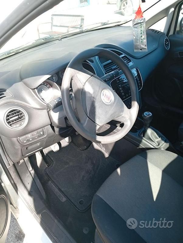 Usata Fiat Grande Punto 75 CV (55 kW) 2015 Bianco Utilitaria