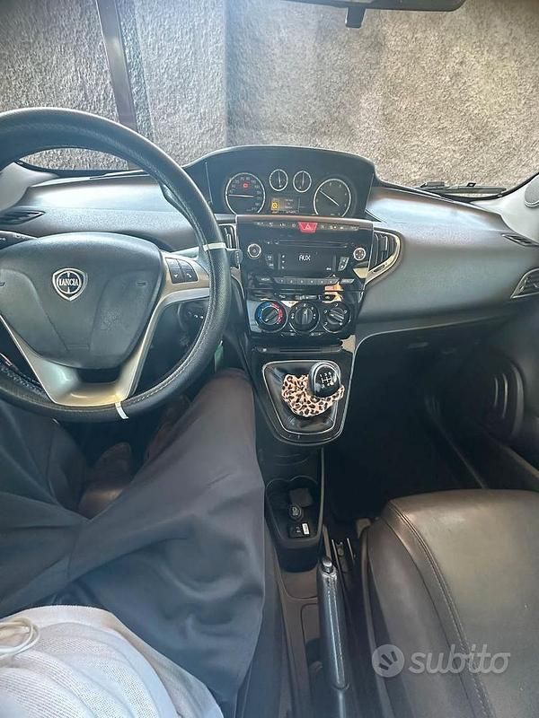 Usata Lancia Ypsilon 80 CV (58 kW) 2013 Utilitaria