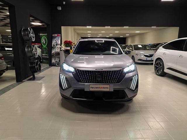 Usata Peugeot 2008 Allure 101 CV (74 kW) 2024 Grigio SUV