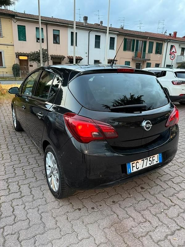 Usata Opel Corsa 2015 Nero Utilitaria