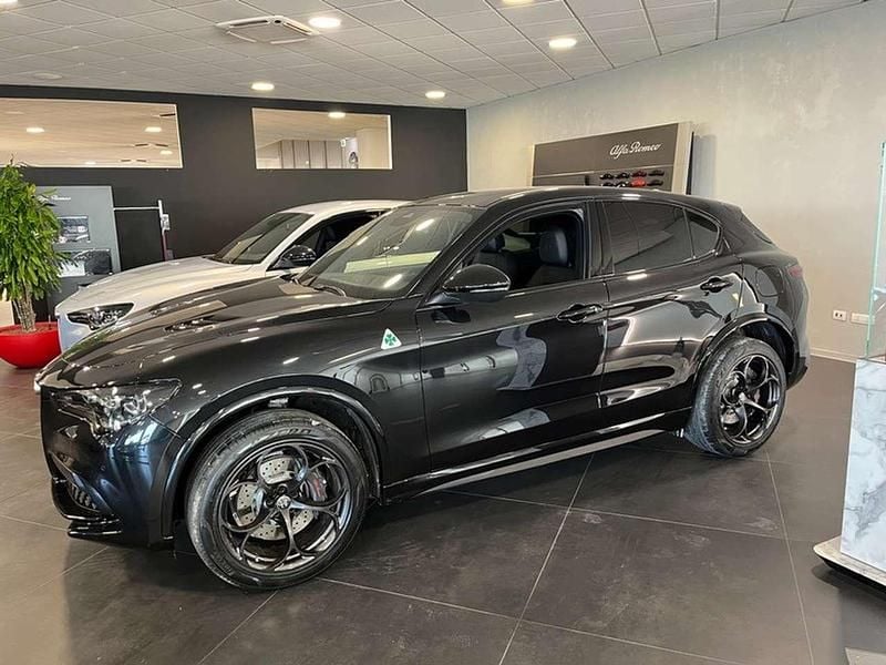 Nuova Alfa Romeo Stelvio Quadrifoglio 519 CV (381 kW) 2026 Nero vulcano SUV