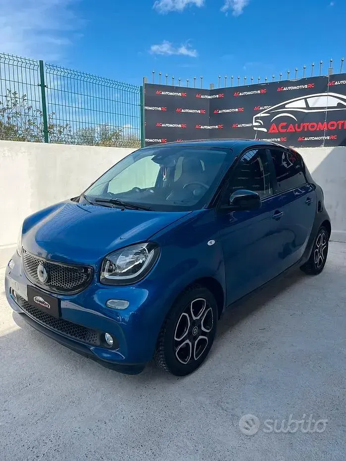 Begagnad Smart ForFour Prime 90 HK (66 kW) 2016 Blå Halvkombi
