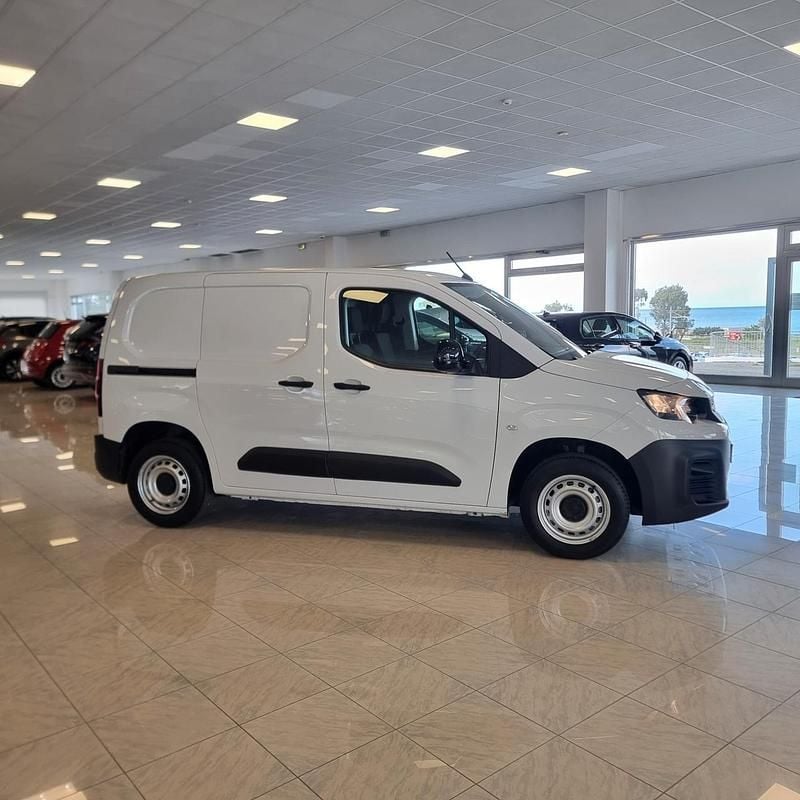 Usata Peugeot Partner Premium 131 CV (96 kW) 2022 Bianco Monovolume