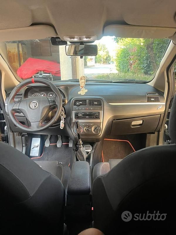 Usata Fiat Grande Punto 90 CV (66 kW) 2008 Grigio Utilitaria