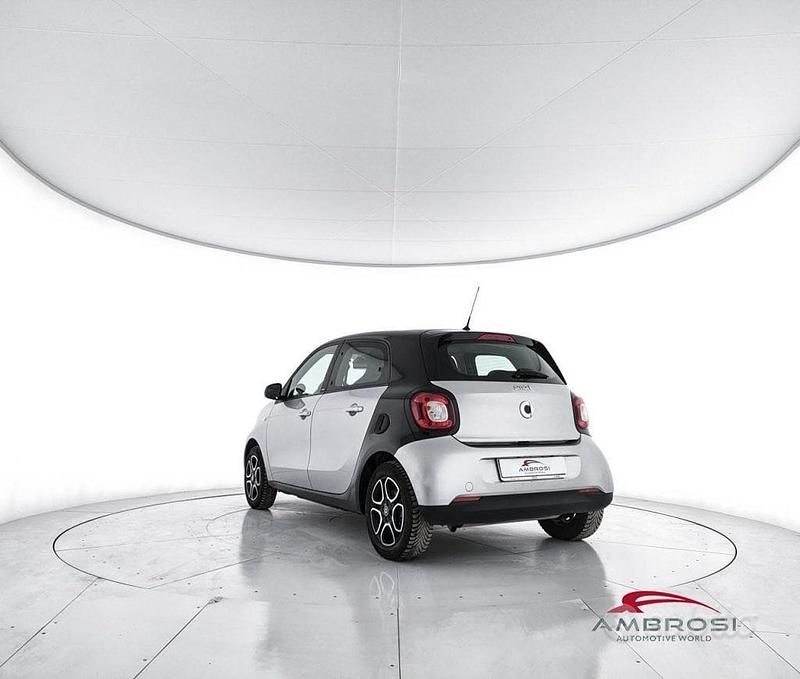 Usata Smart ForFour Passion 71 CV (52 kW) 2018 Grigio Utilitaria