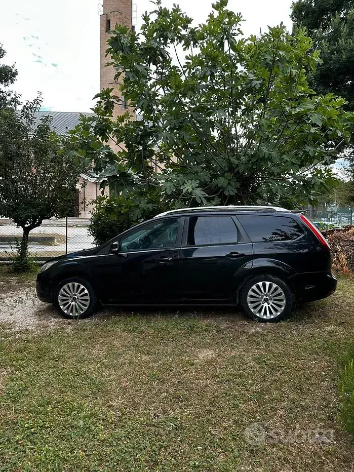 Usata Ford Focus Style 90 CV (66 kW) 2009 Nero Station wagon