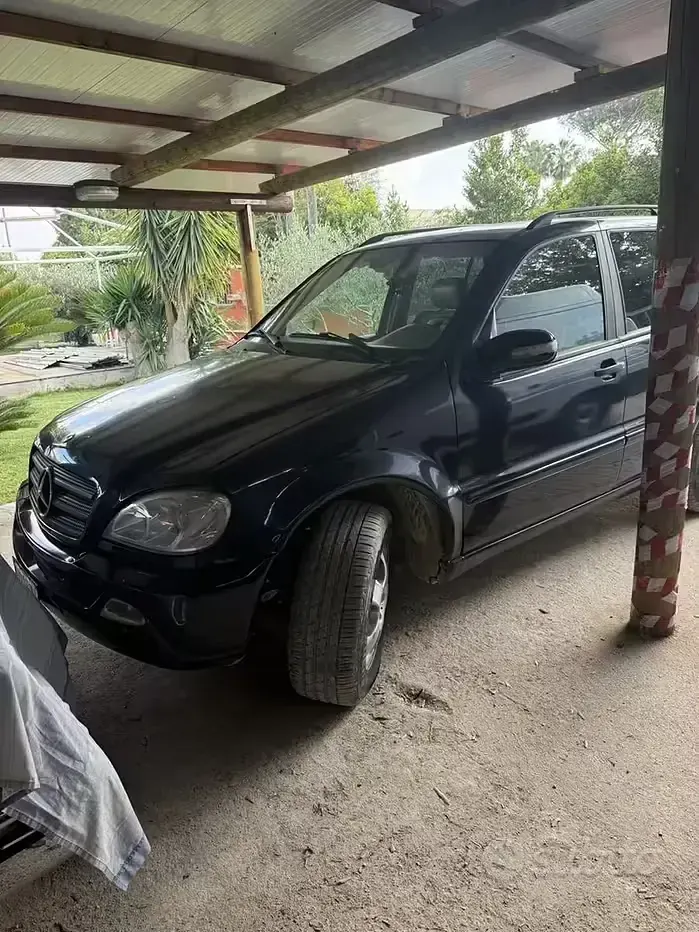Usata Mercedes ML270 163 CV (119 kW) 2002 Blu SUV