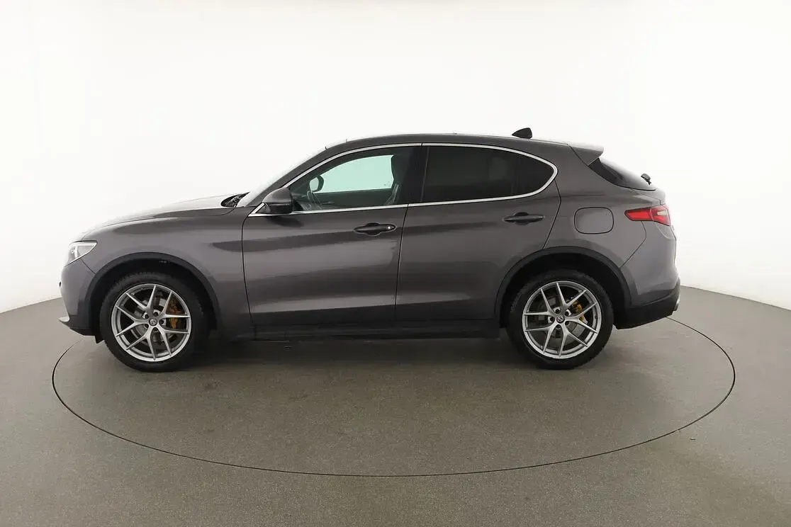 Usata Alfa Romeo Stelvio Executive 210 CV (154 kW) 2017 Grigio SUV