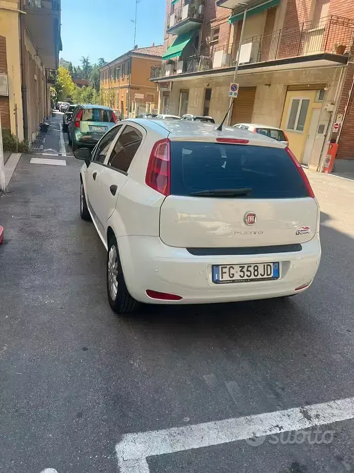 Usata Fiat Grande Punto 95 CV (69 kW) 2017 Bianco Utilitaria