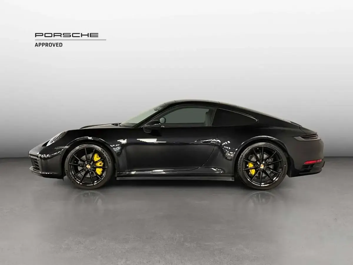 Usata Porsche 911 Carrera 4 385 CV (283 kW) 2021 Nero jet Coupé