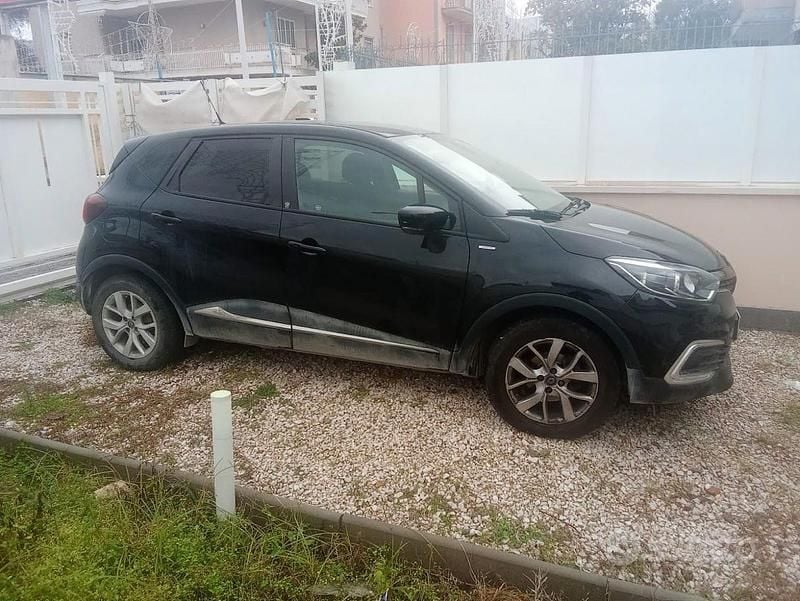 Usata Renault Captur Business 90 CV (66 kW) 2019 Nero SUV